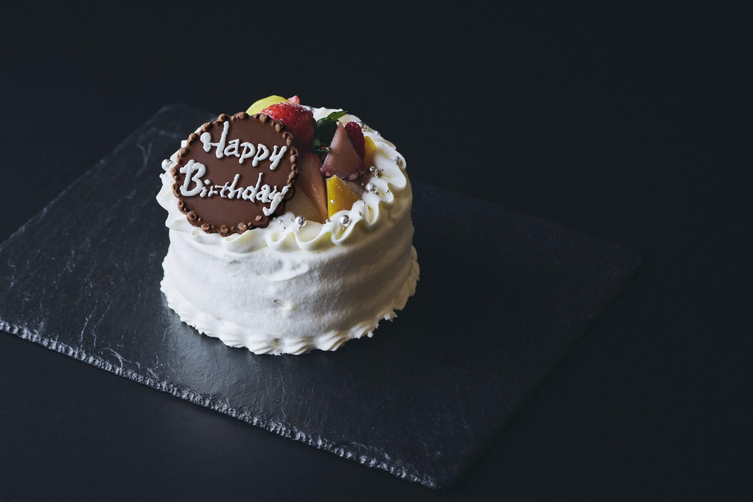 【アニバーサリー】ホールケーキ＆スパークリングワイン付きプラン／夕・朝食付き